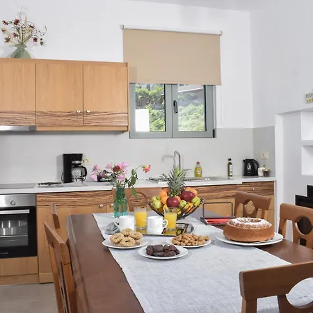 Romantic Corner Maisonette Apartment Stalos