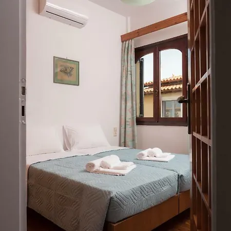 Romantic Corner Maisonette Apartment *